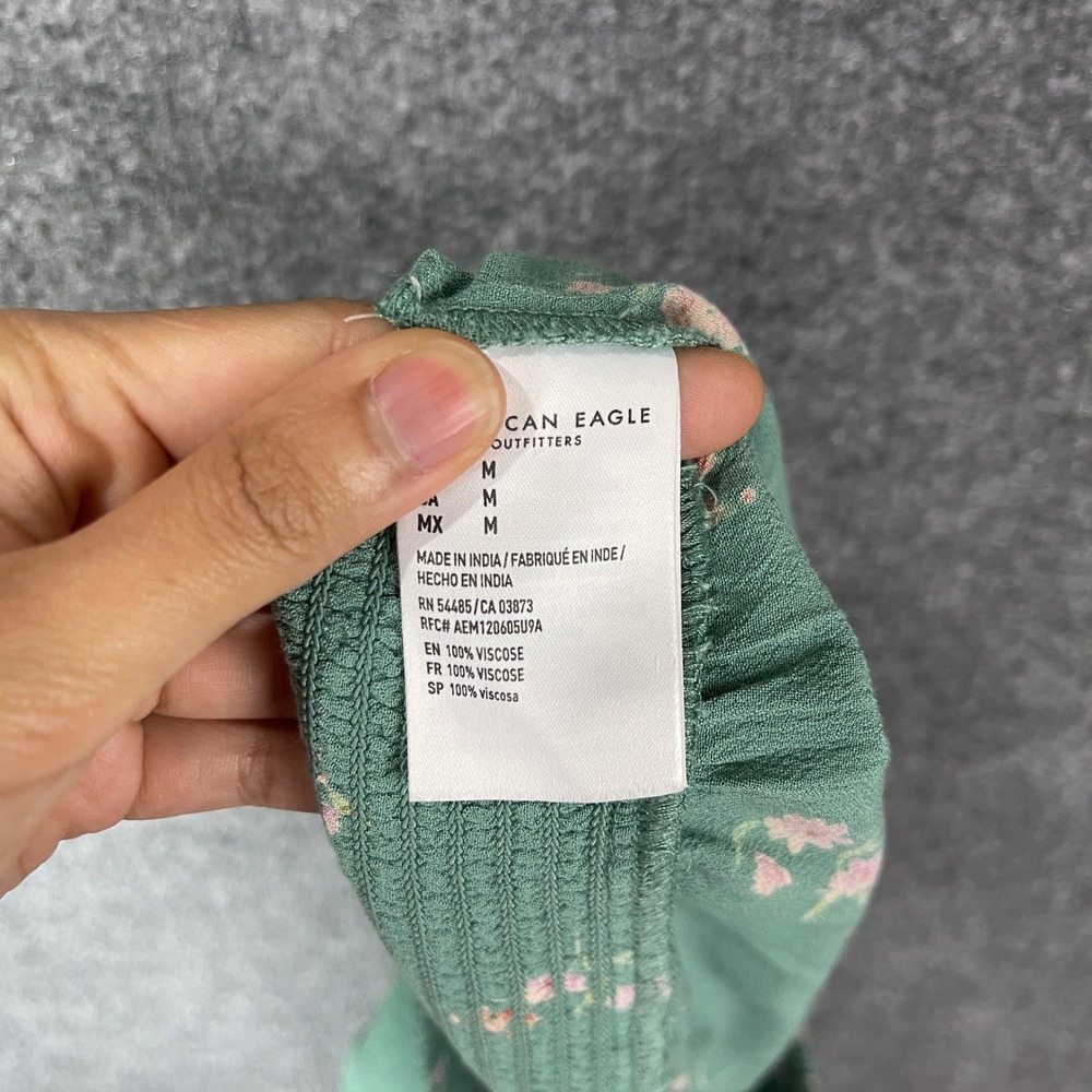 NEW American Eagle Floral Shorts Size M Green New Smocked Waist Viscose - Picture 8 of 9